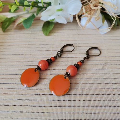 Boucles d'oreilles sequins émail et perles orange