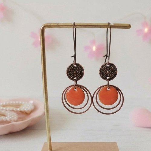 Boucles d'oreilles anneaux cuivre rouge et sequin émail rond