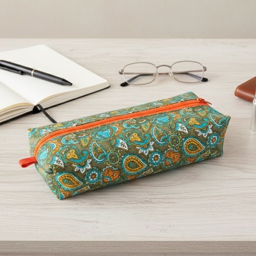 Trousse fourre tout vert kaki et orange à motifs
