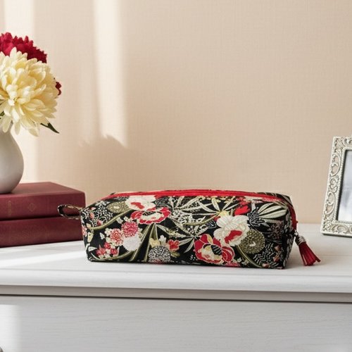 Trousse fourre tout double entoilage noire motifs fleurs