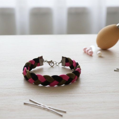 Bracelet suédine tressée tricolore