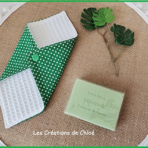 Pochette à savon tissus blanc et verts motifs pois