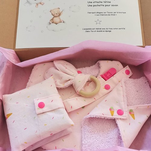 Coffret naissance tissu rose motifs cornets de glace