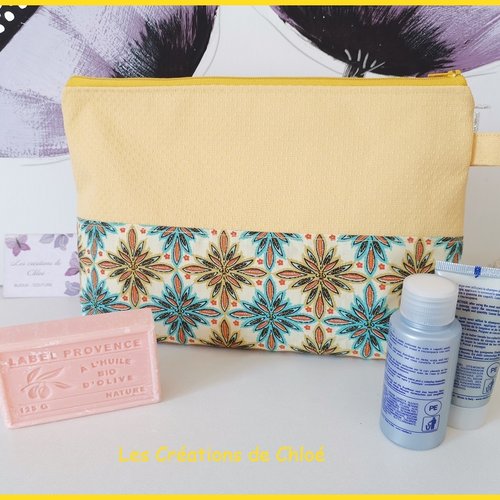 Trousse de toilette femme couleur jaune