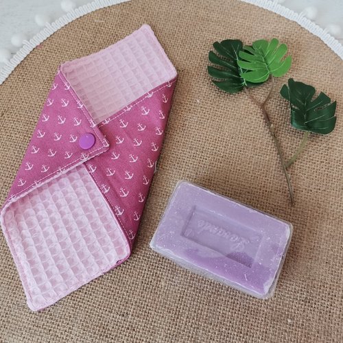Pochette à savon tissus rose et violet à motifs