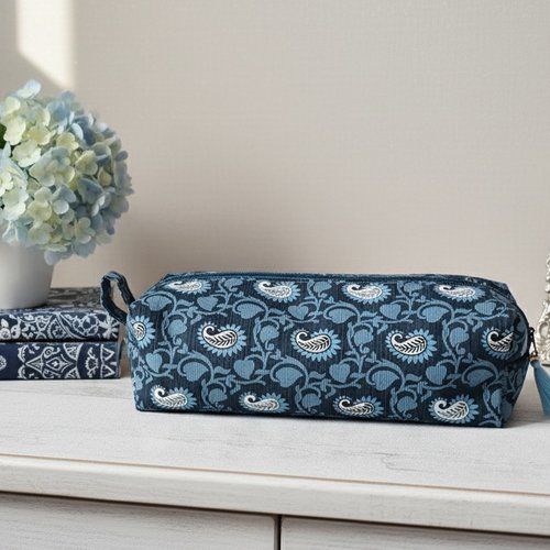 Trousse fourre tout double entoilage bleu motifs cachemire