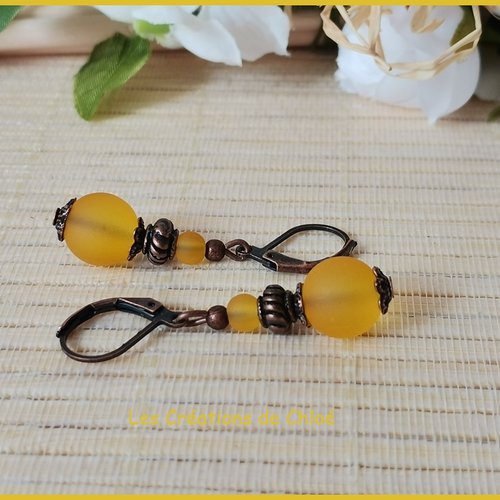 Boucles d'oreilles perles en verre givré et apprêts cuivre rouge