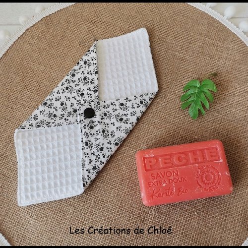 Pochette à savon tissus blanc et motifs imprimé fleurs