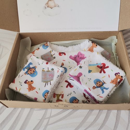 Coffret/box naissance bavoir et 10 lingettes