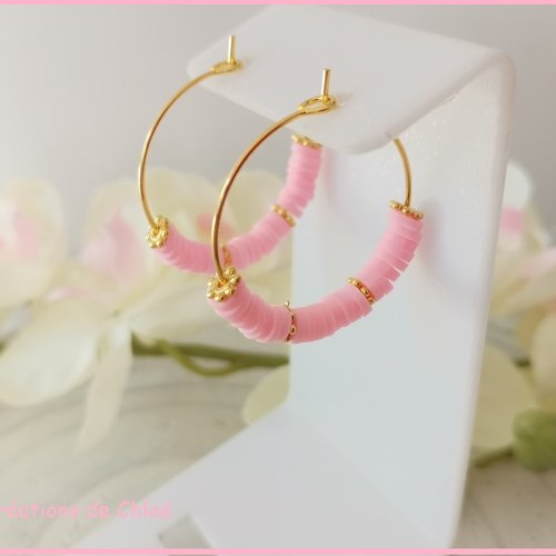 Boucles d'oreilles créoles dorées acier inoxydable et perles heishi