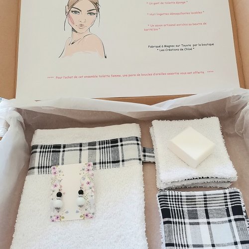 Box gant de toilette et 8 lingettes couleur noire et blanche