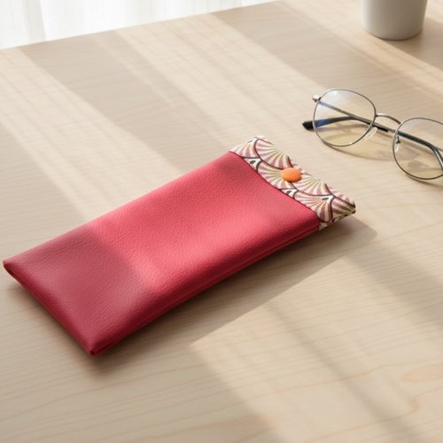Etui à lunette en simili cuir rouge et tissus formes géométriques