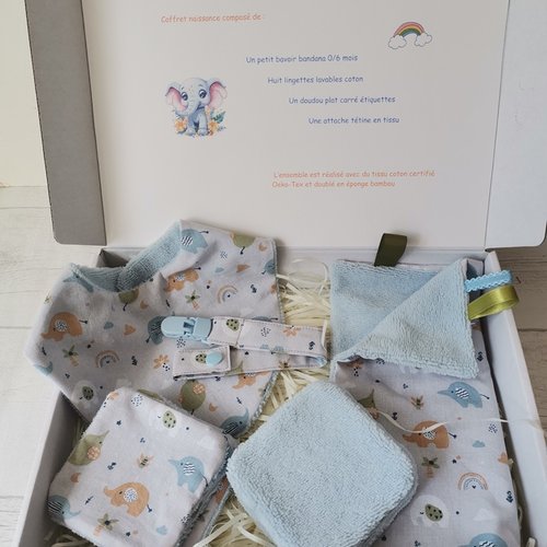 Coffret naissance/box naissance bavoir, doudou, attache tétine et 8 lingettes