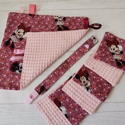 Coffret naissance/box naissance doudou, attache tétine et 7 lingettes