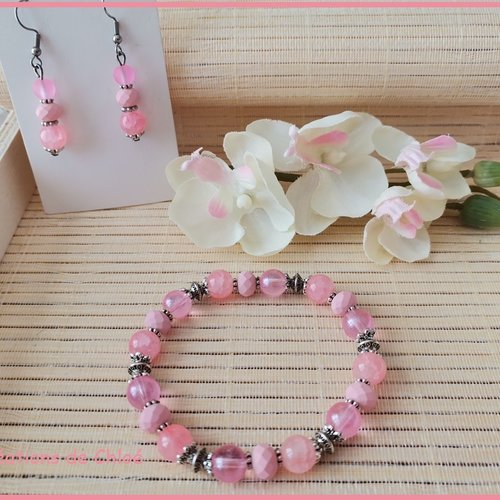 Parure bracelet et boucles d'oreilles assorties