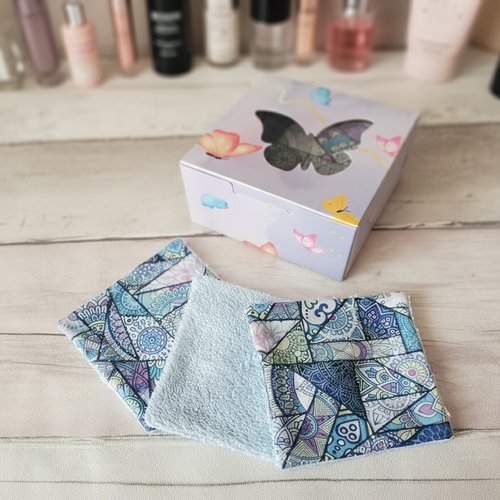 Boite papillon de 12 lingettes démaquillantes coton imprimé et éponge