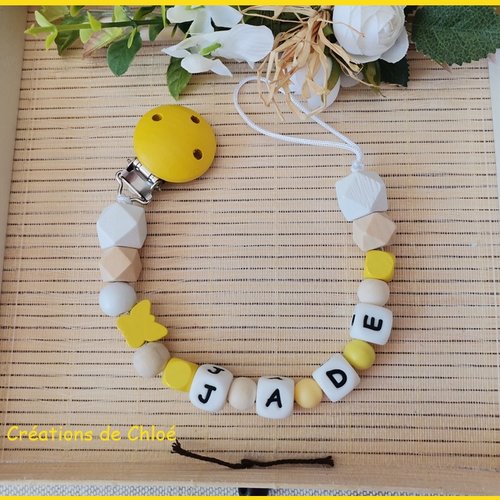 Attache tétine personnalisée perles bois et silicone