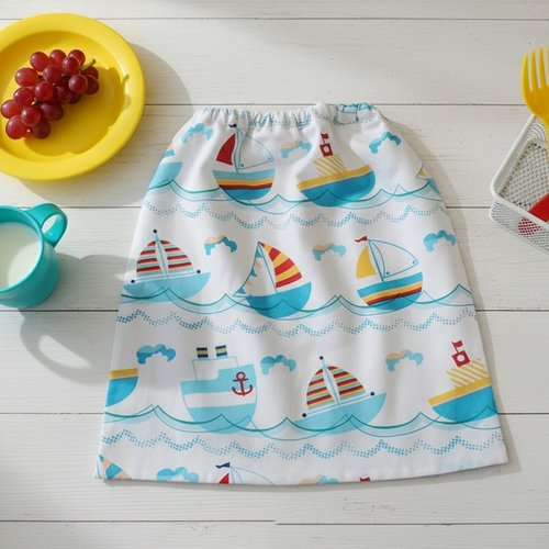 Serviette de cantine élastique motif bateaux
