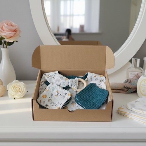 Coffret naissance/box naissance turquoise/animaux - destockage