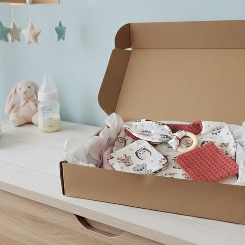 Coffret naissance/box naissance prune/animaux - destockage