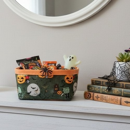 Petit panier enfant pour halloween fond vert