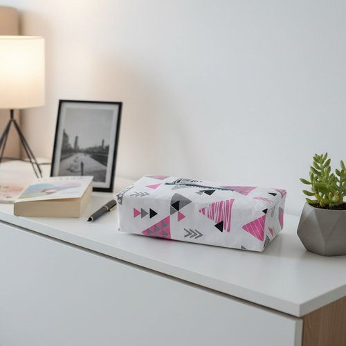 Housse pour boite à mouchoirs blanche motifs triangles
