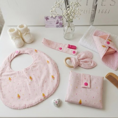 Coffret naissance tissu rose motifs cornets de glace