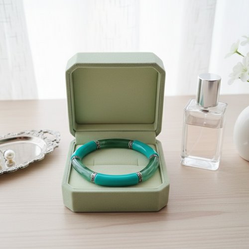 Bracelet perles tube incurvées