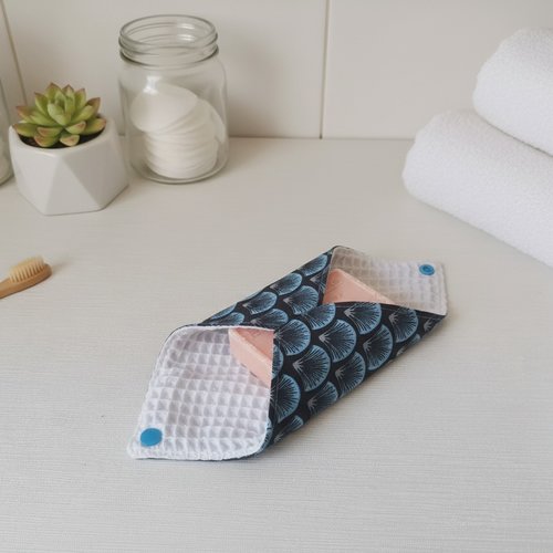 Pochette à savon tissus imprimé et doublée nid d'abeilles