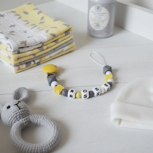 Attache tétine personnalisée perles bois et silicone