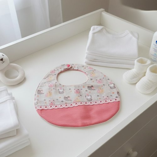 Bavoir bébé coton motif chouettes et  nid d'abeilles saumon