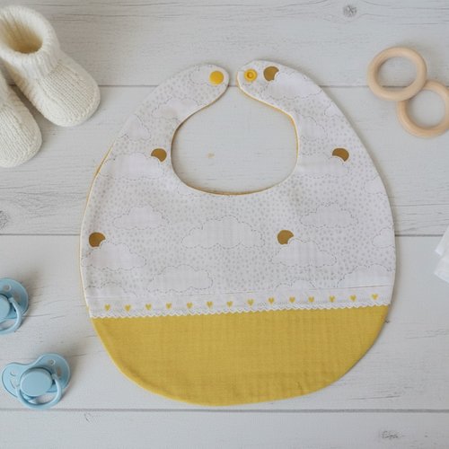 Bavoir bébé coton et imprimé avec dentelle