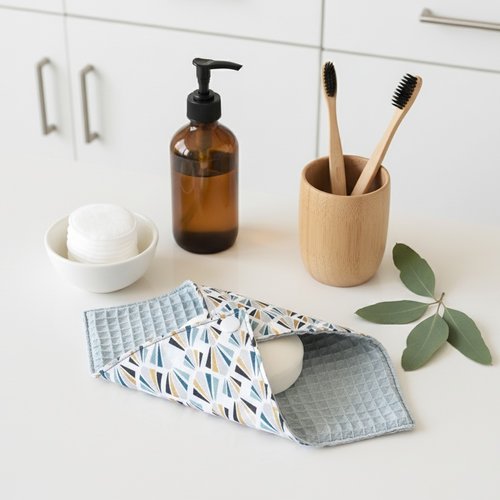 Pochette à savon tissus bleu et motifs géométriques