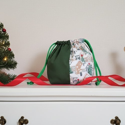 Petit sac pochon de noël à lien coulissant vert