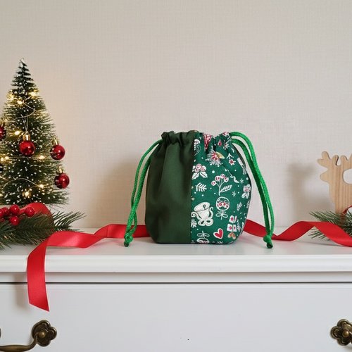 Petit sac pochon de noël à lien coulissant vert