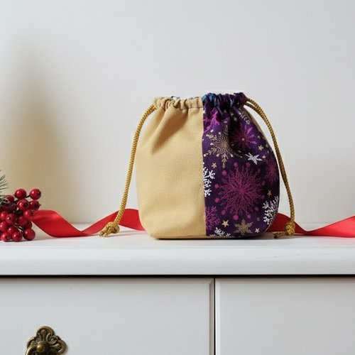 Petit sac pochon de noël à lien coulissant violet et moutarde