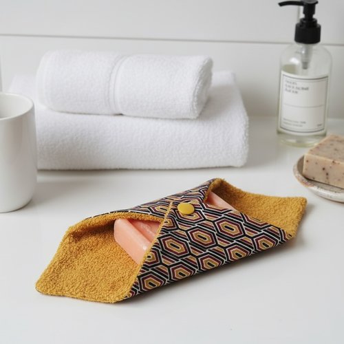 Pochette à savon tissus imprimé et doublée éponge