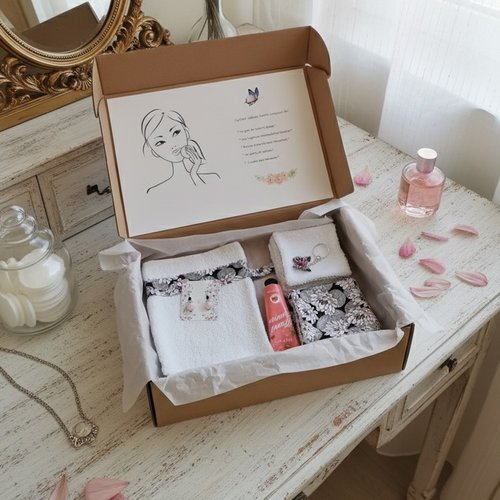 Coffret toilette cadeaux femme blanc