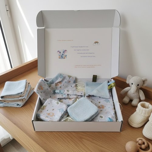 Coffret naissance/box naissance bavoir, doudou, attache tétine et 8 lingettes