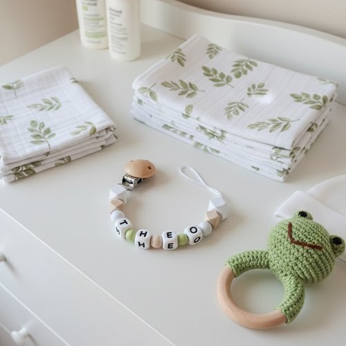 Attache tétine personnalisée perles bois et silicone