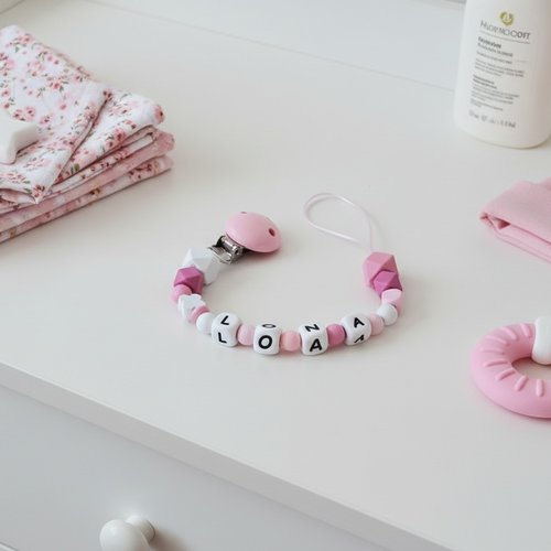 Attache tétine personnalisée perles bois et silicone