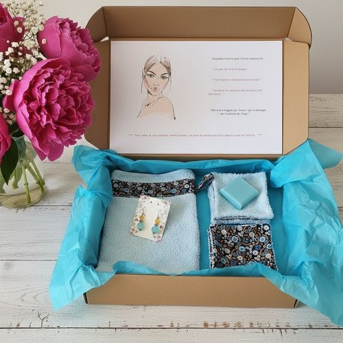 Box gant de toilette et 8 lingettes couleur bleu ciel