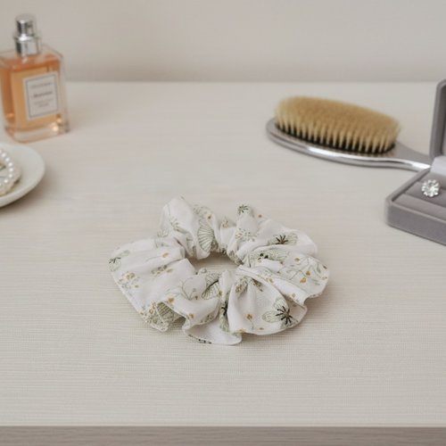 Chouchou coton blanc à fleurs vertes