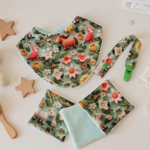 Coffret naissance/box naissance bavoir, doudou, attache tétine et 8 lingettes