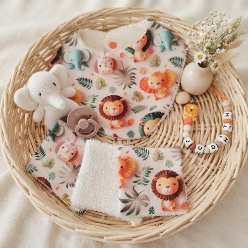 Coffret naissance/box naissance bavoir, doudou, attache tétine et 8 lingettes