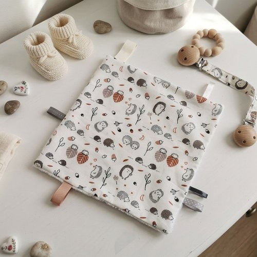 Doudou plat carré coton motifs hérissons