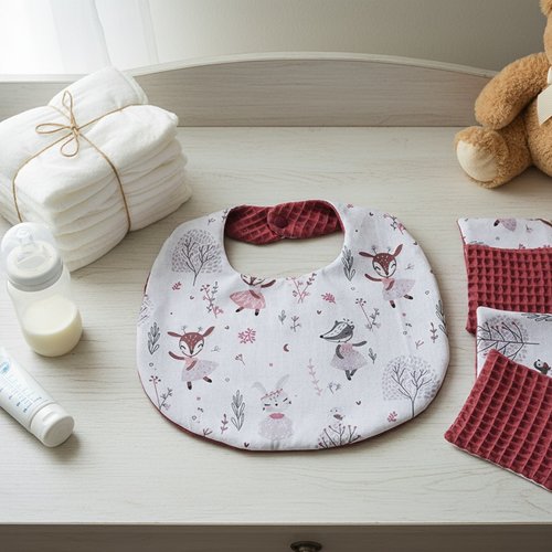 Ensemble naissance bavoir et 10 lingettes motif animaux