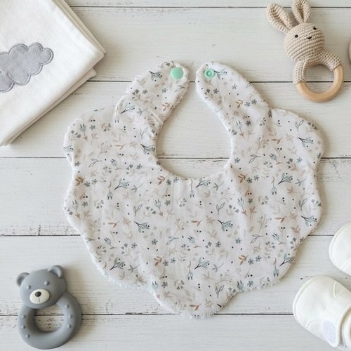 Bavoir naissance fleur coton imprimé et éponge