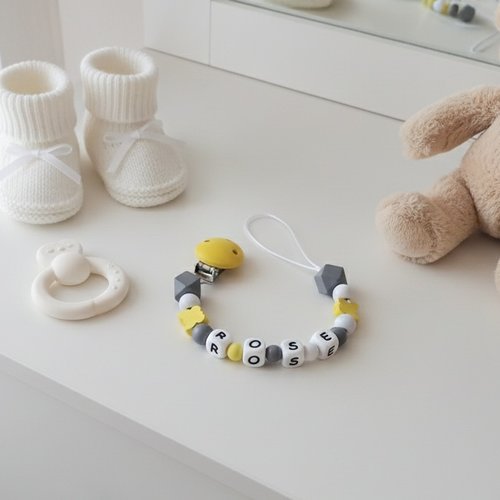 Attache tétine personnalisée perles bois et silicone