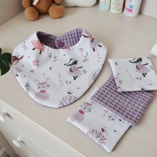 Ensemble naissance bavoir et 10 lingettes